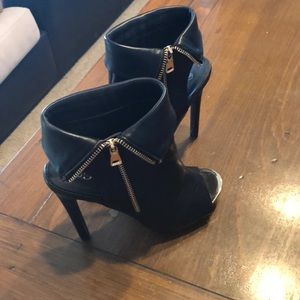 Black and gold Forever 21 Heels